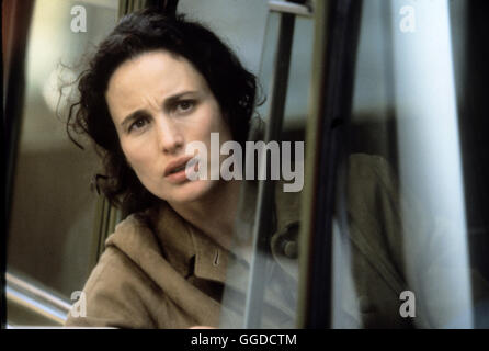 ENTFESSELTE HELDEN / Unstrung Heroes USA 1995 / Diana Keaton ANDIE MACDOWELL (Selma Lidz) Regie: Diana Keaton aka. Unstrung Heroes Stock Photo