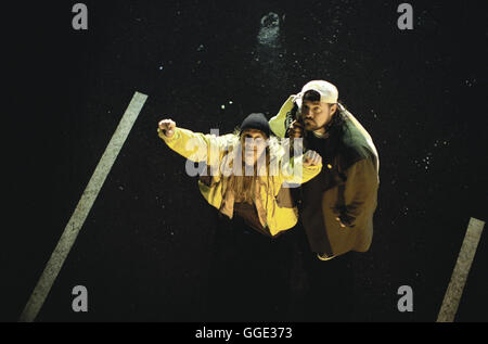 JAY & SILENT BOB SCHLAGEN ZURÜCK / Jay and Silent Bob strike back USA 2002 / Kevin Smith Jay (JASON MEWES), Silent Bob (KEVIN SMITH) Regie: Kevin Smith aka. Jay and Silent Bob strike back Stock Photo