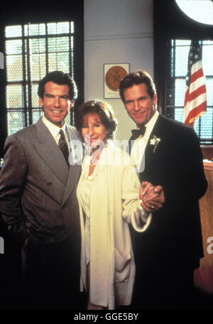 LIEBE HAT ZWEI GESICHTER / The Mirror has two Faces USA 1996 / Barbra Streisand PIERCE BROSNAN, BARBRA STREISAND, JEFF BRIDGES, in 'Liebe hat zwei Gesichter',1996. Regie: Barbra Streisand aka. The Mirror has two Faces Stock Photo