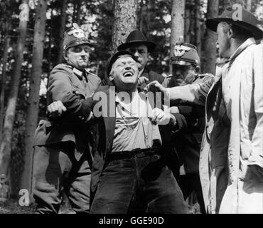 NACHTS, WENN DER TEUFEL KAM / Deutschland 1957 / Robert Siodmak Filmszene mit MARIO ADORF (Bruno Lüdke) und CLAUS HOLM (Kriminalkommissar Axel Kersten)  Regie: Robert Siodmak Stock Photo