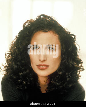 ENTFESSELTE HELDEN / Unstrung Heroes USA 1995 / Diane Keaton ANDIE MACDOWELL (Selma Lidz) in 'Entfesselte Helden', 1995. Regie: Diane Keaton aka. Unstrung Heroes Stock Photo