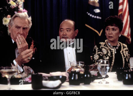 HOT SHOTS 2: DER ZWEITE VERSUCH / Hot Shots ! Part Deux USA 1993 / Jim Abrahams LLOYD BRIDGES (Präsident Tug Benson), CLYDE KUSATSU (Premierminister Soto), DIAN KOBAYASHI (Mrs. Rodham Soto) Regie: Jim Abrahams aka. Hot Shots ! Part Deux Stock Photo