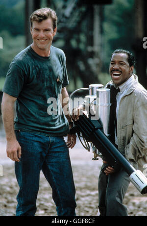 UNDERCOVER BLUES - EIN ABSOLUT COOLES TRIO / Undercover Blues USA 1993 / Herbert Ross DENNIS QUAID (Jeff Blue), OBBA BABATUNDE (Sawyer) Regie: Herbert Ross aka. Undercover Blues Stock Photo