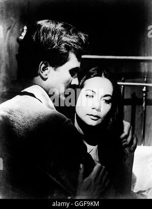 DIE NÄCHTE MIT NANCY / The Main Attraction GB 1962 / Daniel Petrie PAT BOONE, NANCY KWAN in 'The Main Attraction', 1962.  Regie: Daniel Petrie aka. The Main Attraction Stock Photo