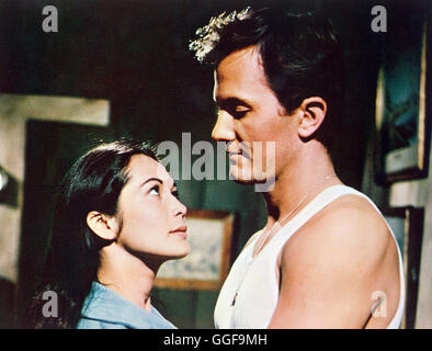 DIE NÄCHTE MIT NANCY / The Main Attraction GB 1962 / Daniel Petrie PAT BOONE, NANCY KWAN in 'The Main Attraction', 1962.  Regie: Daniel Petrie aka. The Main Attraction Stock Photo