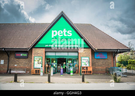 Pets at Home Store front and signage in Sheen, London, England, UK Stock Photo