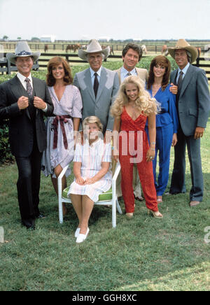 DALLAS / Familientreffen USA 1978 / J.R. Ewing (LARRY HAGMANN), Sue Ellen Ewing (LINDA GRAY), Jock Ewing (JIM DAVIS), Bobby Ewing (PATRICK DUFFY), Pamela Ewing (VICTORIA PRINCIPAL), Cliff Barnes (KEN KERCHEVAL), vorn: Ellie Ewing (BARBARA BEL GEDDES), Lucy Ewing (CHARLENE TILTON) aka. Familientreffen Stock Photo