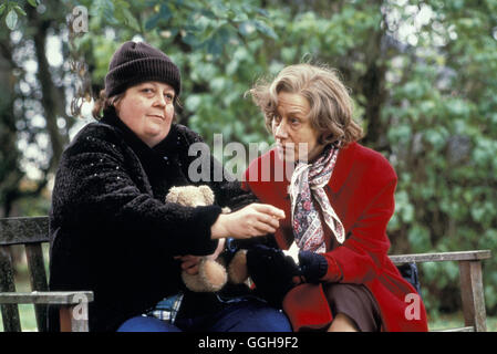 LETZTE RUNDE / Last Order GB 2002 / Fred Schepisi Amy (HELEN MIRREN) und ihre Tochter June (LAURA MORELLI) Regie: Fred Schepisi aka. Last Order Stock Photo