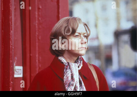 LETZTE RUNDE / Last Order GB 2002 / Fred Schepisi Amy (HELEN MIRREN) Regie: Fred Schepisi aka. Last Order Stock Photo