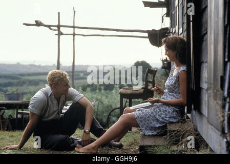 LETZTE RUNDE / Last Order GB 2002 / Fred Schepisi Der junge Jack (JJ FEILD) und die junge Amy (KELLY REILLY) Regie: Fred Schepisi aka. Last Order Stock Photo