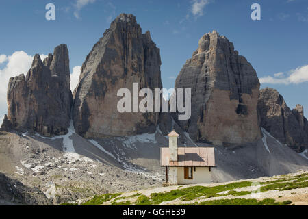 Chapel at Tre Cime di Lavaredo, Drei Zinnen, South Tyrol, Dolomites, Italy Stock Photo