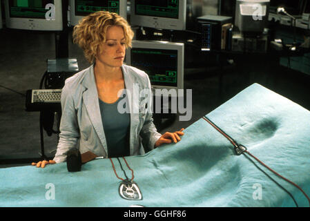 HOLLOW MAN / Unsichtbare Gefahr USA/G 2000 / Paul Verhoeven Szene mit Linda McKay (ELISABETH SHUE) Regie: Paul Verhoeven aka. Unsichtbare Gefahr Stock Photo