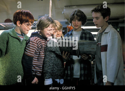 DAS FLIEGENDE KLASSENZIMMER / D 2002 / Tomy Wigand Kreuzkamm junior (FRANCOIS GÖSKE), Matz (FREDERICK LAU), Uli (HANS BROICH-WUTTKE), Jonathan (HAUKE DIEKAMP), Martin (PHILIPP PETERS-ARNOLD) Regie: Tomy Wigand Stock Photo