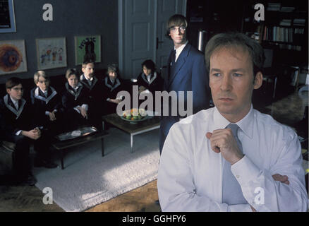 DAS FLIEGENDE KLASSENZIMMER / D 2002 / Tomy Wigand Dr. Bökh 'Justus' (ULRICH NOETHEN) und seine Schüler Regie: Tomy Wigand Stock Photo