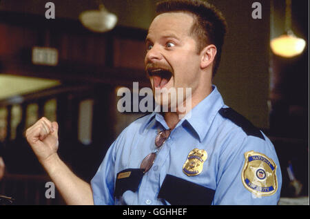 NATIONAL SECURITY / National Security USA 2002 / Dennis Dugan Hank Rafferty (STEVE ZAHN) Regie: Dennis Dugan aka. National Security Stock Photo