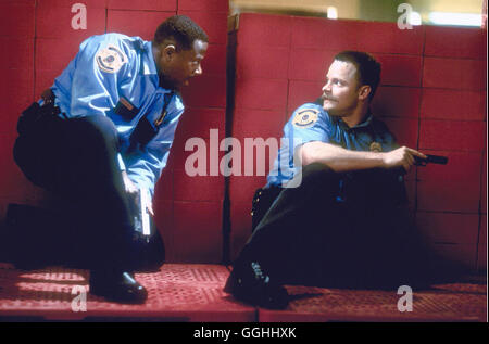 NATIONAL SECURITY / National Security USA 2002 / Dennis Dugan Earl Montgomery (MARTIN LAWRENCE), Hank Rafferty (STEVE ZAHN) Regie: Dennis Dugan aka. National Security Stock Photo