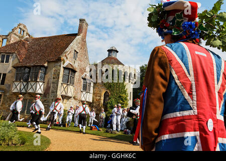 Morris dancers, Folk dancers, Lamberhurst, Kent, England, Great Britain Stock Photo