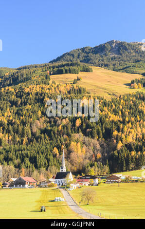 Saalfelden am Steinernen Meer: church in Gerling, in the background the Schwalbenwand, Austria, Salzburg, Pinzgau Stock Photo