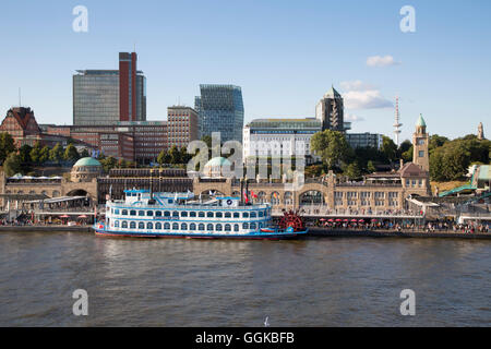 Paddle steamer Louisiana Star at St. Pauli Landungsbruecken pier, Hamburg, Hamburg, Germany Stock Photo