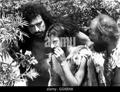 CAVEMAN - DER AUS DER HÖHLE KAM / Caveman USA 1981 / Carl Gottlieb Szene mit JOHN MATUSZAK (Tonda, links) und RINGO STARR (Atouk, Mitte). Regie: Carl Gottlieb aka. Caveman Stock Photo