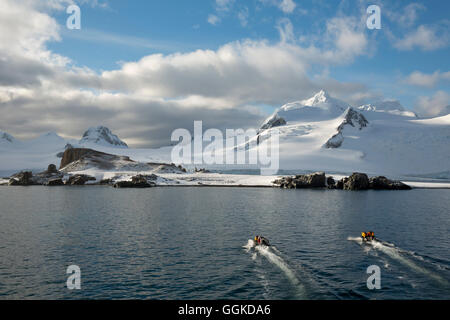 Zodiac raft excursion for passengers of expedition cruise ship MS Hanseatic (Hapag-Lloyd Cruises), Halfmoon Island/Whalers Bay, Stock Photo