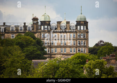 Windsor House harrogate   Yorkshire Landmark Harrogate building stone exterior large pretty  imposing-looking office block that Stock Photo