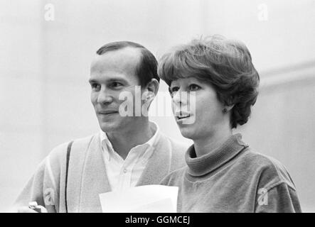 Tom Smothers and Carol Burnett on the set of the Smothers Brothers Comedy Hour, Episode 6, which aired on March 12, 1967. Stock Photo