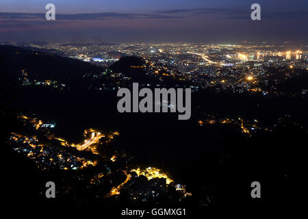 Rio de Janeiro, Brazil. 5th Aug, 2016. Photo taken on Aug. 5, 2016 shows a night view of Rio de Janeiro, Brazil. ?Xinhua/Han Yuqing?(xr) Stock Photo