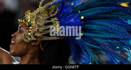 (160806) -- RIO DE JANEIRO, Aug. 6, 2016 (Xinhua) -- An actress performs samba at Sambodromo in Rio de Janeiro, Brazil, on Aug. 6, 2016. ?Xinhua/Wang Haofei?(xr) Stock Photo