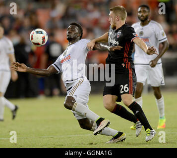 Washington, DC, USA. 6th Aug, 2016.  Philadelphia Union forward C.J. SAPONG (17) plays the ball off his chest against D.C. United midfielder ROB VINCENT (26) in the second half at RFK Stadium in Washington. Credit:  Chuck Myers/ZUMA Wire/Alamy Live News Stock Photo