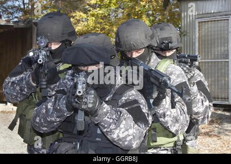 special anti-terrorist squad, coached at the shooting range Stock Photo