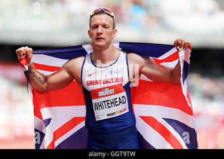 Richard Whitehead Breaking his T42 200m world record at the IPC Anniversary Games, Queen Elizabeth Olympic Park, Stratford, London, UK. Stock Photo