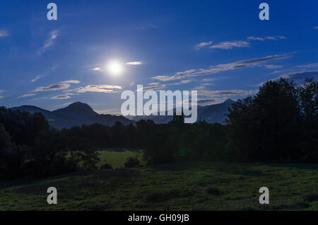 Kuchl: Salzach valley river Salzach overlooking the Hagengebirge at full moon, Austria, Salzburg, Tennengau Stock Photo