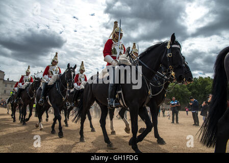 London, UK. 8th August, 2016. Horse Guards changing at Horse Guards Parade, London, UK - 8th August 2016 Credit:  Alberto Pezzali/Alamy Live News Stock Photo