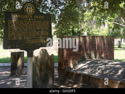 Colonial Park Cemetery in downtown Savannah, Georgia. Many slaves Stock ...