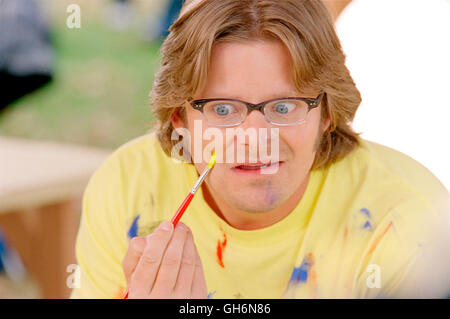 DER KINDERGARTEN DADDY / Daddy Day Care USA 2003 / Steve Carr Marvin (STEVE ZAHN) Regie: Steve Carr aka. Daddy Day Care Stock Photo