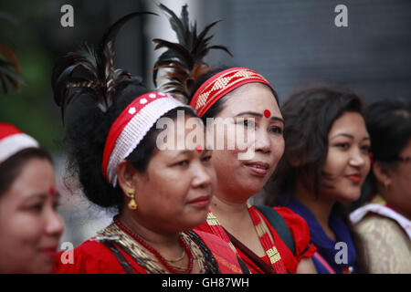 Dhaka, Bangladesh. 9th Aug, 2016. Members of Bangladesh's ethnic minority groups observe International Day of the World's Indigenous Peoples at Central Shaheed Minar on a rainy Tuesday morning, Dhaka, Bangladesh, August 9, 2016. Credit:  Suvra Kanti Das/ZUMA Wire/Alamy Live News Stock Photo