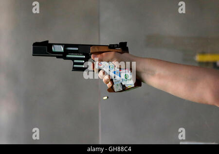 Rio de Janeiro, Brazil. 9th August, 2016. Weapon during the Olympics Shooting 2016 held at the Olympic Shooting Centre. Credit:  Foto Arena LTDA/Alamy Live News Stock Photo