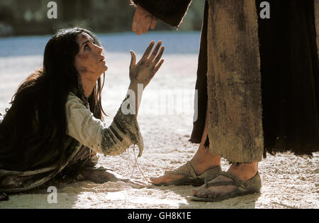 DIE PASSION CHRISTI / The Passion of the Christ ITA/USA 2003 / Mel Gibson Maria Magdalena (MONICA BELLUCCI), Jesus (JIM CAVIEZEL) Regie: Mel Gibson aka. The Passion of the Christ Stock Photo
