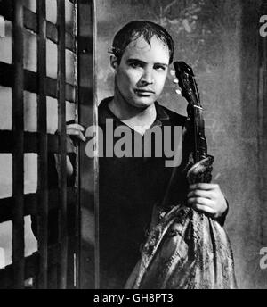 DER MANN IN DER SCHLANGENHAUT / The Fugitive Kind USA 1959 / Sidney Lumet MARLON BRANDO (Val Xavier) Regie: Sidney Lumet aka. The Fugitive Kind Stock Photo