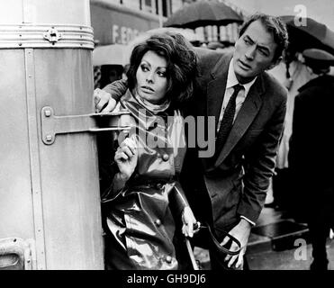 Arabeske / Sophia Loren / Gregory Peck Stock Photo - Alamy