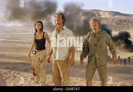 SAHARA USA/Spanien 2005 Breck Eisner Dr. Eva Rojas (PENELOPE CRUZ), Dirk Pitt (MATTHEW MCCONAUGHEY), Al Giordino (STEVE ZAHN) Regie: Breck Eisner Stock Photo