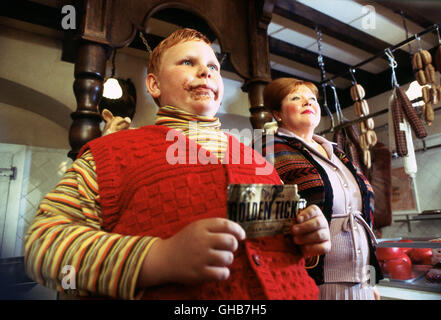 PHILIP WIEGRATZ CHARLIE AND THE CHOCOLATE FACTORY 2005 Stock Photo philip-wiegratz-charlie-and-the-chocolate-factory-2005-stock-photo