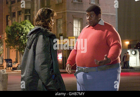 FAT ALBERT USA 2004 Joel Zwick Lauri (DANIA RAMIREZ) und Fat Albert (KENAN THOMPSON) Komödie Regie: Joel Zwick Stock Photo