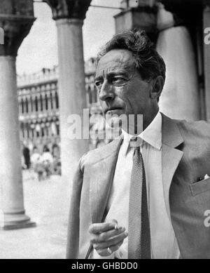 JEAN COCTEAU, französischer Schriftsteller, Poet, Dramaturg, Regisseur (1889-1963), Portrait ca. 1960 Stock Photo