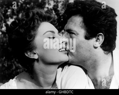 LA BELLA MUGNAIA Italien 1955 Mario Comencini Carmela (SOPHIA LOREN), Luca (MARCELLO MASTROIANNI) Regie: Mario Comencini Stock Photo