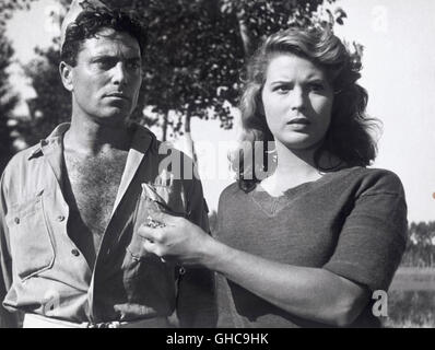 BITTERER REIS Riso Amaro Italien 1949 Giuseppe De Santis Marco (RAF VALLONE) and Silvana (SILVANA MANGANO) Regie: Giuseppe De Santis aka. Riso Amaro Stock Photo