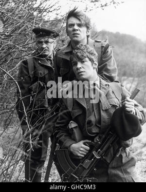 IF .... UK 1968 Lindsay Anderson Wallace (RICHARD WARWICK), Mick (MALCOLM MCDOWELL), Johnny (DAVID WOOD) Regie: Lindsay Anderson Stock Photo