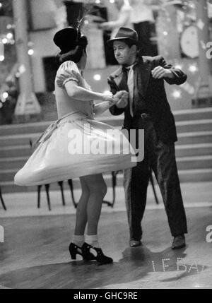 LE BAL Italien 1983 Ettore Scola The 50 year story of a ballroom in France, from the 1930s - 1980s. image: 1956 - Rock'n' Roll dancing couple. Regie: Ettore Scola Stock Photo