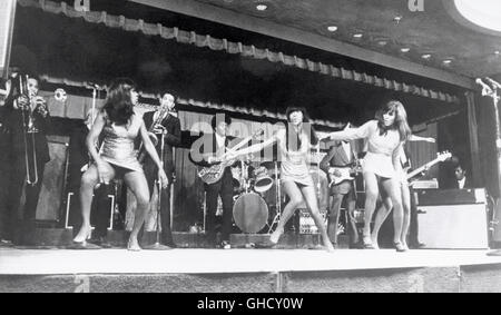 TAKING OFF USA 1971 Milos Forman Show scene with TINA TURNER (right) in The Ike and Tina Turner Revue. Regie: Milos Forman Stock Photo